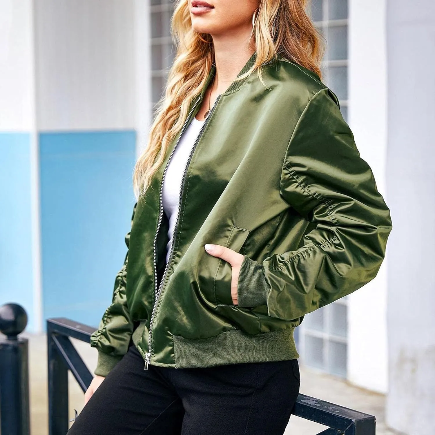 Bomber Jackets for Women Casual Lightweight Satin Zip Up Coat 2023 Fall Loose Fit Outerwear Windbreaker with Pockets